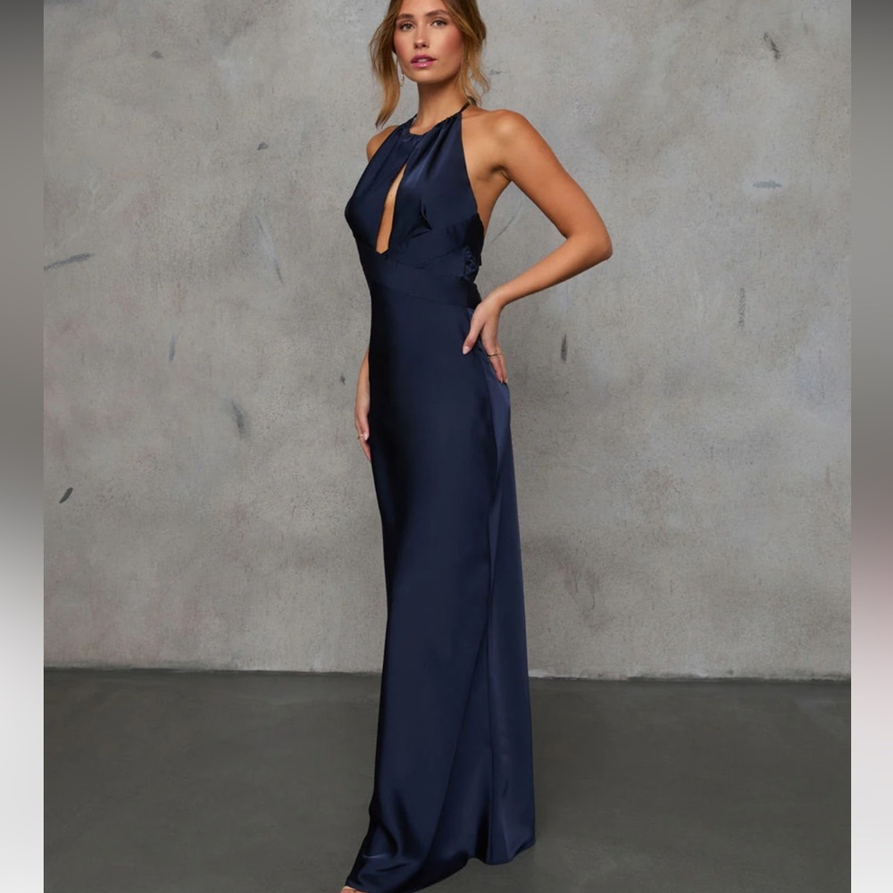 VICI ELEGANT Halter Dress - Picture 5 of 9